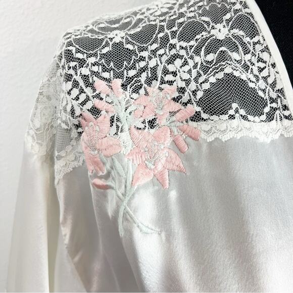 Vintage Val Mode Lingerie Robe White Silky Lace Floral Embroidered Large - Picture 4 of 9